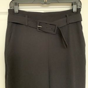 New without tags cropped pants size M by Elodie